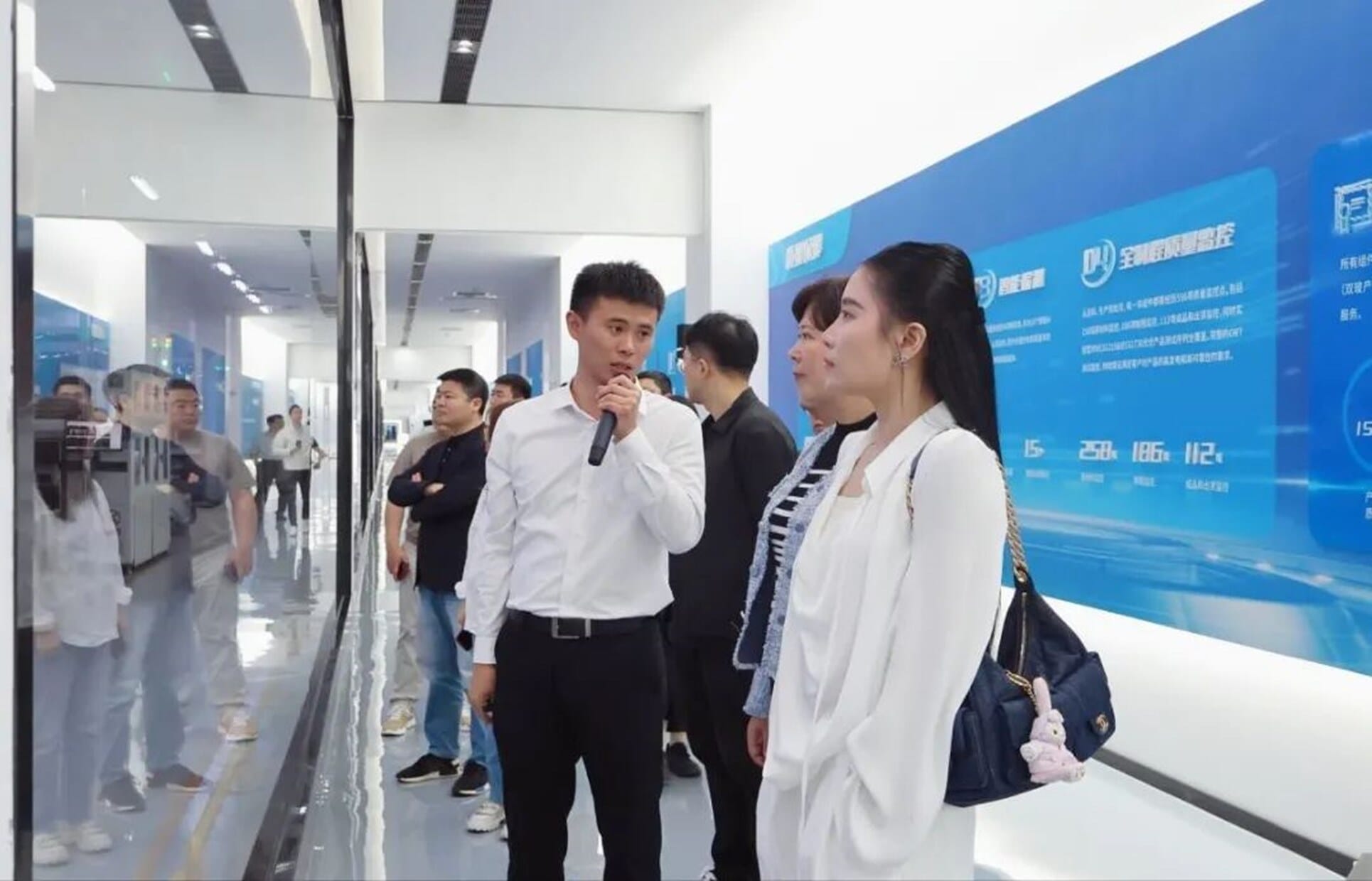 6401-7b1b3eeec24f4fe88e030590514459d0